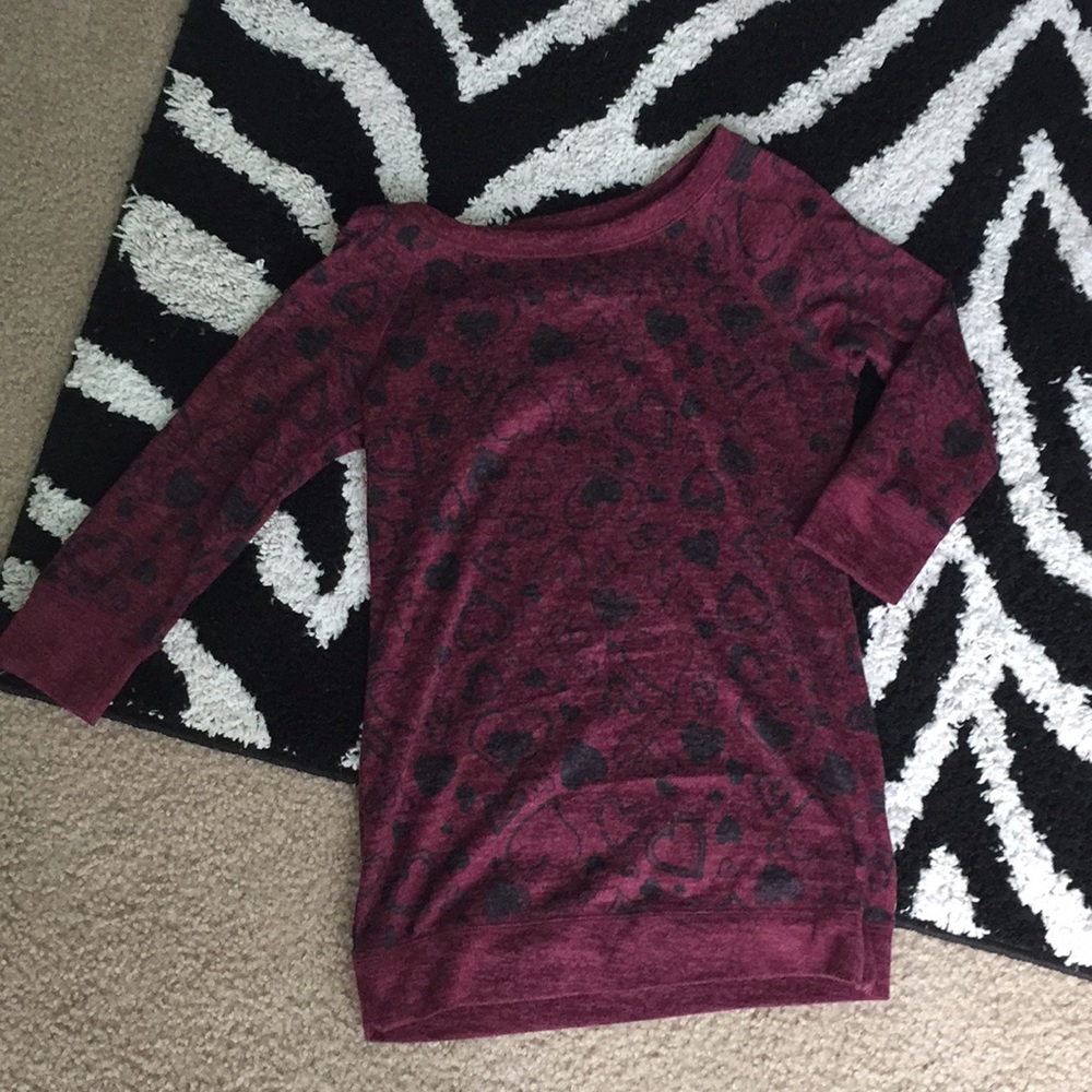 Burgundy sleeved winter shirt